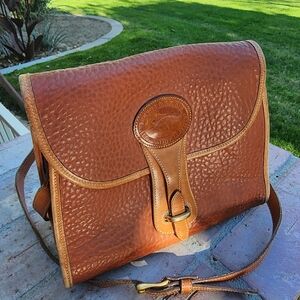 Elegant Brown Leather Men's Bag